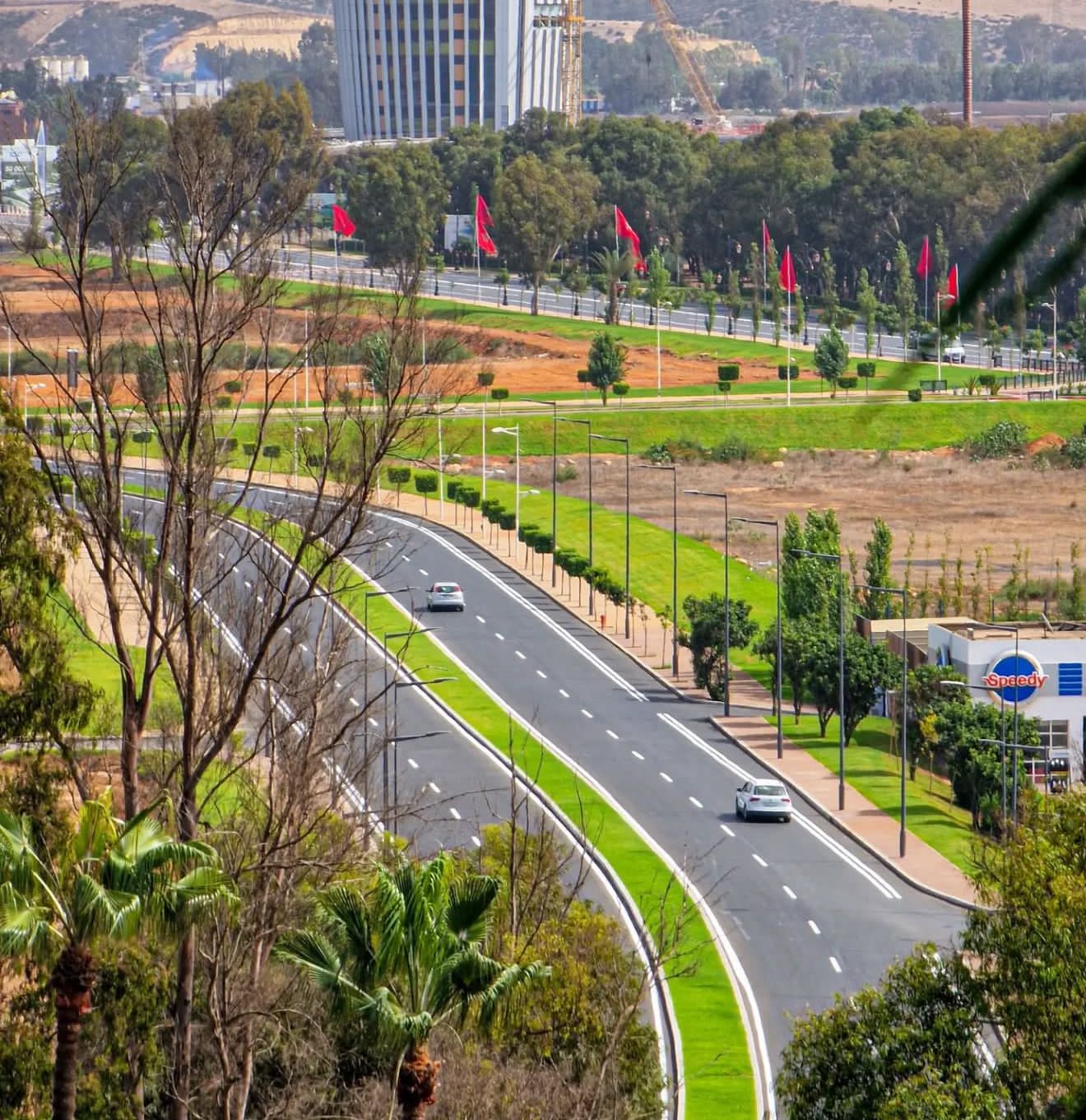 بين الرباط ومراكش… الاولى ربحت الرهان… والثانية ما زالت تنتظر