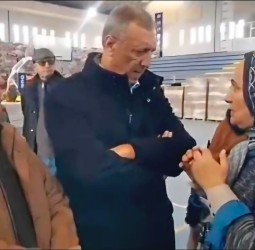 فريد شوراق ممثلاً لوزارة الداخلية في تتبع ميداني لعملية توزيع المساعدات بآسفي