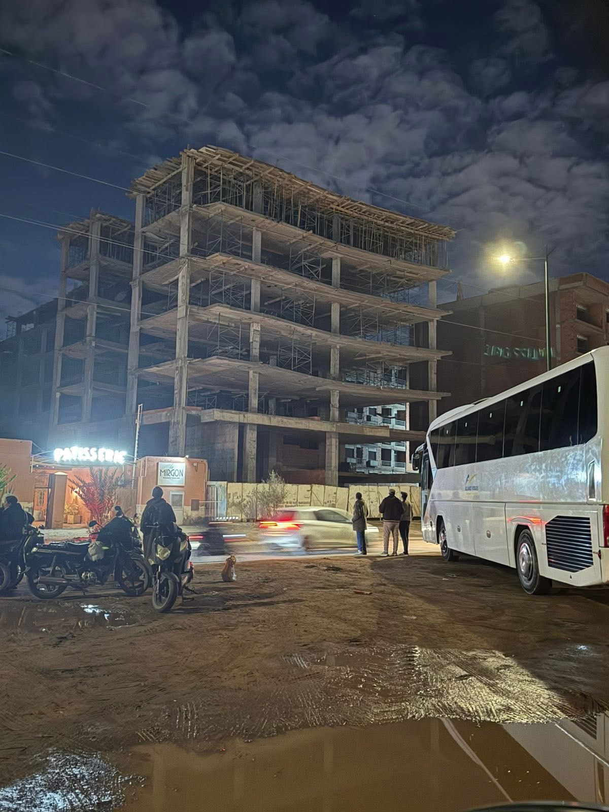 استنفار أمني وتقني بمراكش ليلة رأس السنة تحسباً لانهيار عمارة قيد الإنشاء