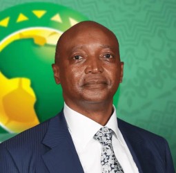 عاصفة “الكان” تُربك إفريقيا… موتسيبي في دكار بزيارة عاجلة لإطفاء فتيل أزمة اللقب