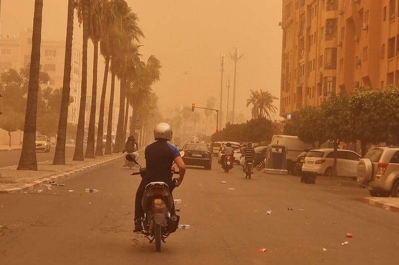 نشرة إنذارية: هبات رياح قوية وتطاير للغبار في هذه الأقاليم.