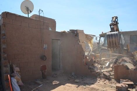 فضيحة "شواهد الربط" بسعادة.. اتهامات ثقيلة لرئيس الجماعة بإغراق المنطقة بالبناء العشوائي