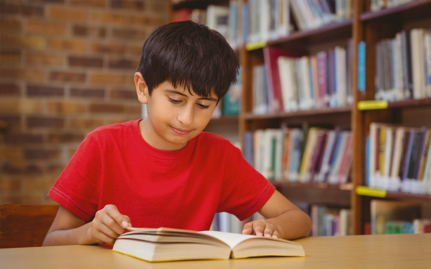 *من أعالي الحوز إلى منصة التتويج: القراءة تصنع بطلاً صغيراً*