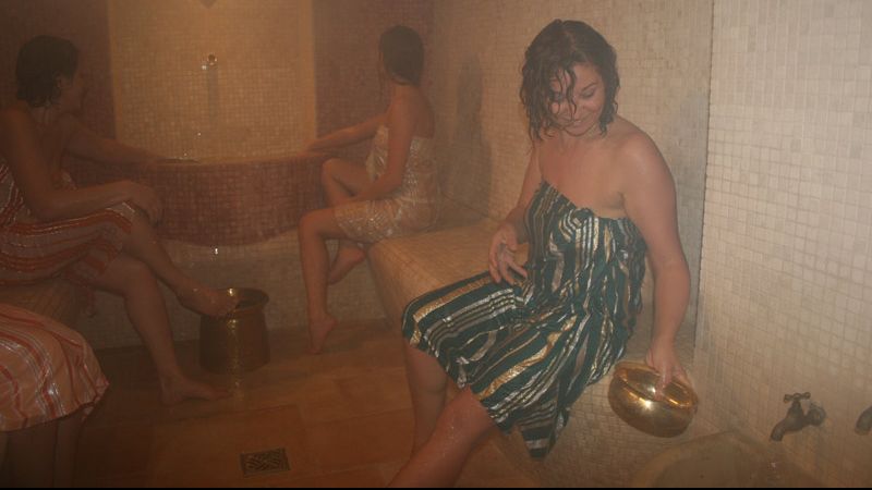 تفاصيل تصوير نساء بحمام بالمحاميد مراكش … تحليل اجتماعي ونفسي