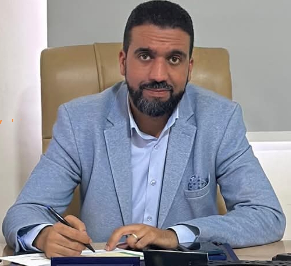 حين تتحول صلاة عابرة إلى فضيحة في عقول المصابين بالأمية الفكرية