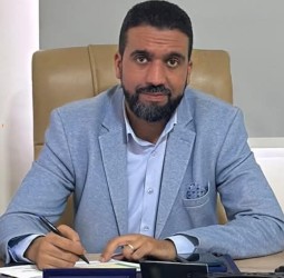 حين تتحول صلاة عابرة إلى فضيحة في عقول المصابين بالأمية الفكرية