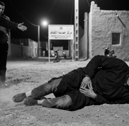 عراك ينتهي بركلة غادرة "تستأصل" خصية شاب