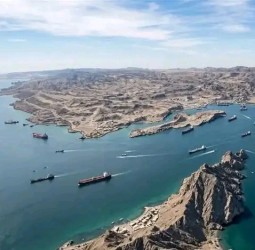 إيران تعيد فتح مضيق هرمز تزامناً مع هدنة لبنان.. انفراجة في أهم ممرات الطاقة عالمياً