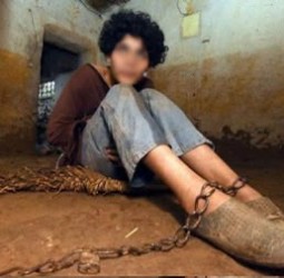 عندما تصبح القيود بركة والعزلة علاجاً.. «بويا عمر» من مزار للمرضى النفسيين إلى صفحة مطوية