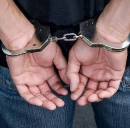 مراكش.. توقيف شرطي عن العمل للاشتباه في تورطه في قضية أخلاقية ضحيتها قاصر في الـ 16 من عمره