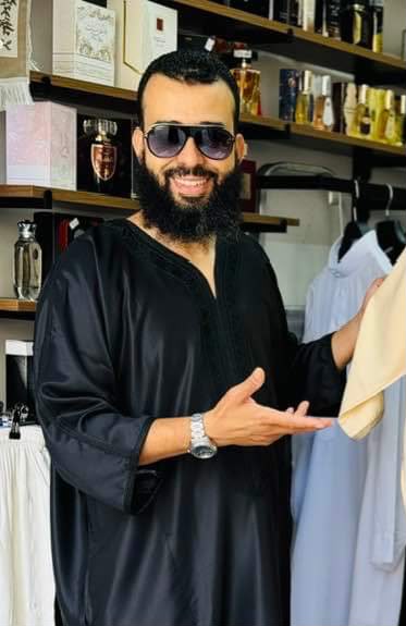 محمد رزقي يتبرأ مجدداً من أرشيفه الغنائي ويحذر مستخدمي "تيك توك"