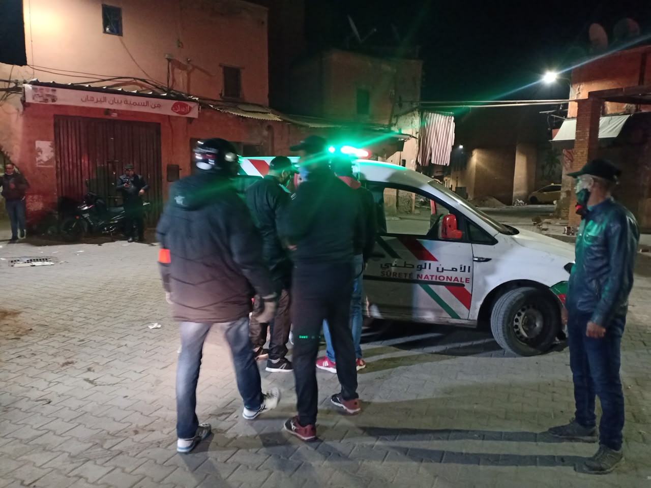 مراكش.. تدخل أمني ينهي حالة هيجان بدرب ضباشي وإصابة رجلي أمن