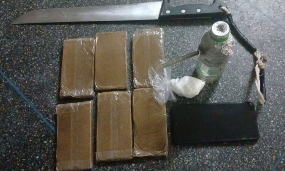 الداخلة.. عملية أمنية تطيح بثلاثة أشخاص وتحجز الكوكايين والشيرا