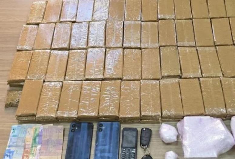 مراكش.. توقيف ثلاثة أشخاص وحجز نحو 40 كيلوغراماً من مخدر الشيرا بمنطقة النخيل