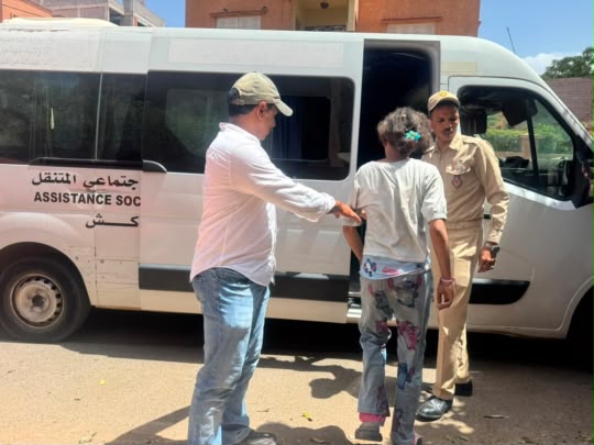 السلطات المحلية بـ "أسيل" تتدخل لإخلاء منزل مهجور وتنقذ 11 قاصراً من التشرد