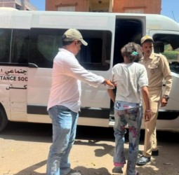 السلطات المحلية بـ "أسيل" تتدخل لإخلاء منزل مهجور وتنقذ 11 قاصراً من التشرد