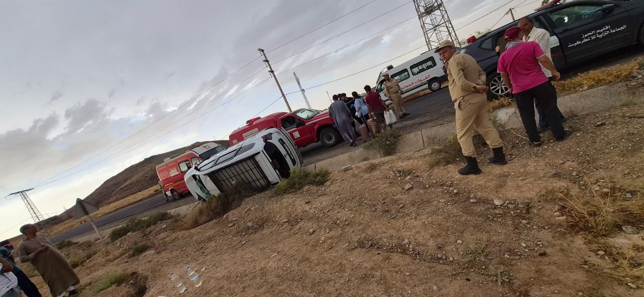 إقليم الحوز: إصابات في انقلاب سيارة أُجرة من الحجم الكبير بجماعة لالة تكركوست