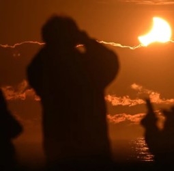 مراكش على موعد مع كسوف شمس جزئي مساء اليوم