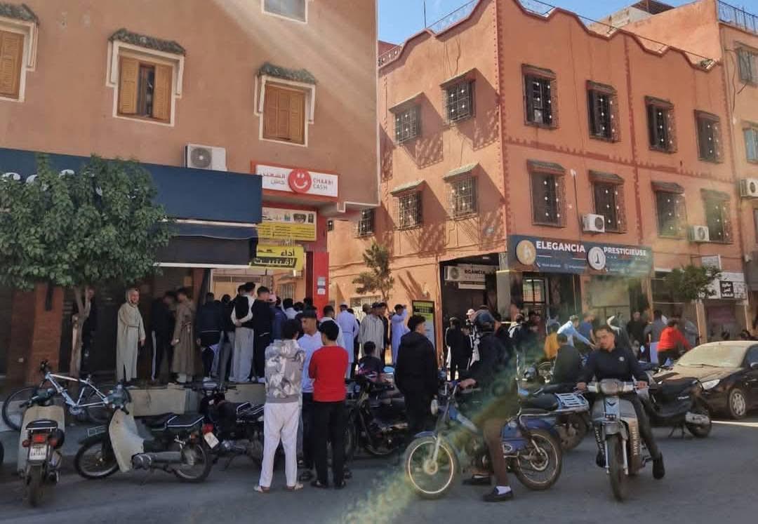 رقمنة أم محنة؟ يا إدارة الكوكب المراكشي.. جمهوركم يعيش "العذاب" من أجل تذكرة