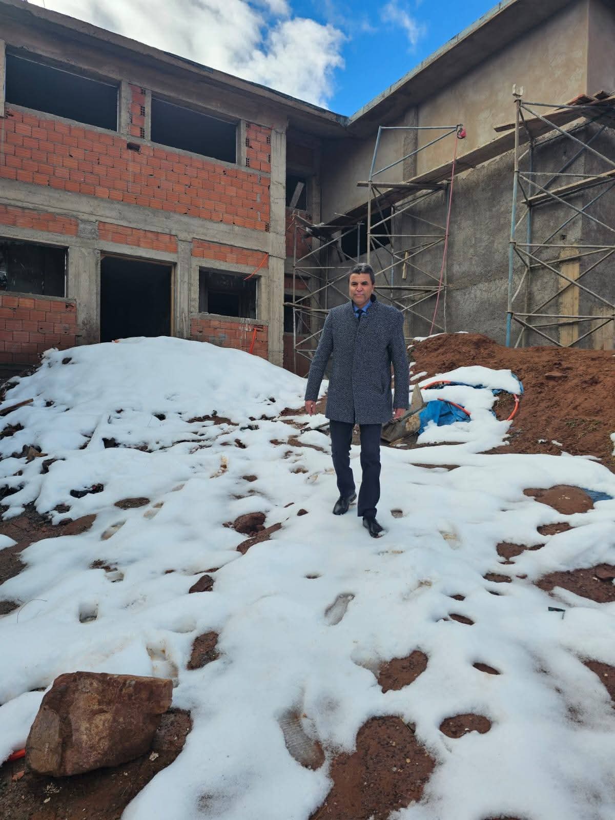 محمد زروقي.. نموذج للمسؤول الميداني الذي يقود قاطرة التعليم بالحوز بروح الإخلاص