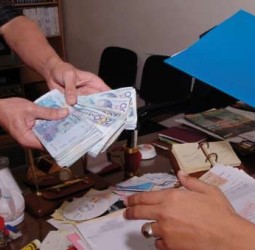 الرقم الأخضر يطيح بنائب رئيس مقاطعة المنارة بمراكش في قضية رشوة