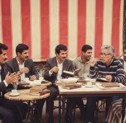 بين صمت "طليمات" وزجل "شهرمان".. هل انطفأت شعلة المقهى الأدبي بمراكش؟