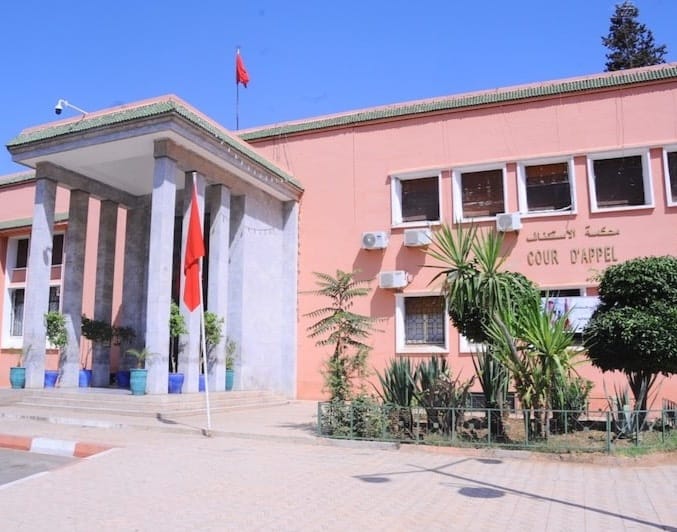 قاعة الإيداع (Geôle) بمحاكم مراكش: هل نعرف فعلاً ما يجري داخل هذا الفضاء؟