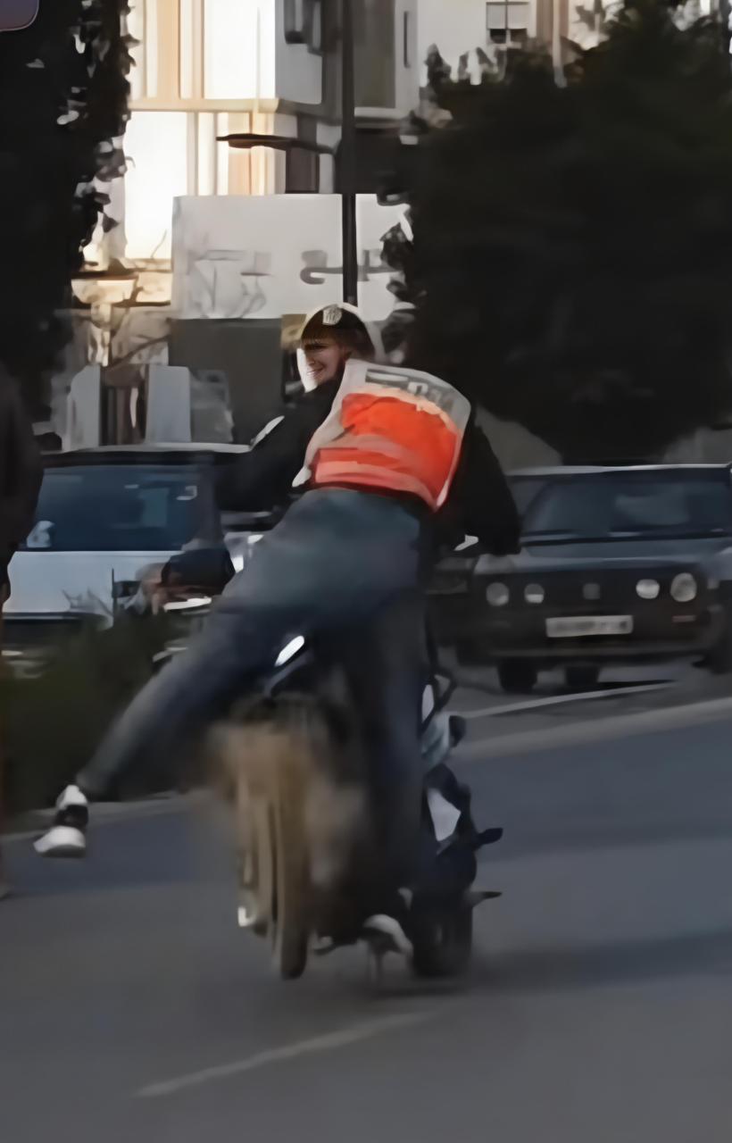 حادث مأساوي دقائق قبل الإفطار: سائق دراجة يصيب شرطياً