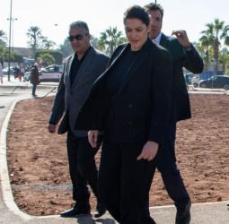 سيدتي العمدة.. مراكش ليست "ماكييت" لعرض الأزياء السياسية!