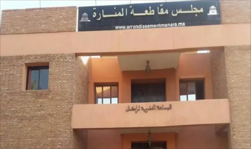 تفاصيل الإطاحة بنائب رئيس مقاطعة المنارة بمراكش.. رشوة بـ 15 مليون سنتيم تُسقط "مسؤول التعمير" وحجز هواتف مرافقيه