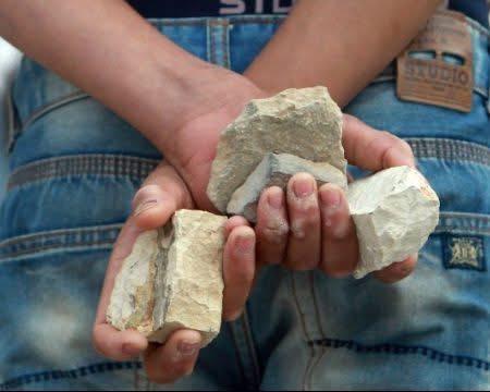 قلة التربية تقود 19 قاصراً.. إلى قبضة الأمن بعد تحويل الشوارع لساحات حرب