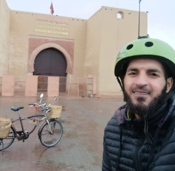 خالد بيكالتي… محتوى راقٍ يليق بتاريخ المدينة الحمراء