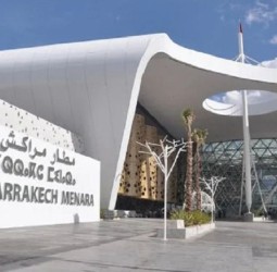 استمرار الحركة الجوية بشكل طبيعي بعد تضرر جزئي للسقف المستعار بسبب الرياح