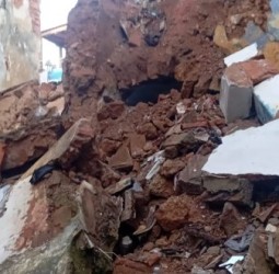 أوكايمدن: انهيار منزل مهجور بدوار كوامان يُخلّف خسائر في قطيع كسّاب دون إصابات بشرية