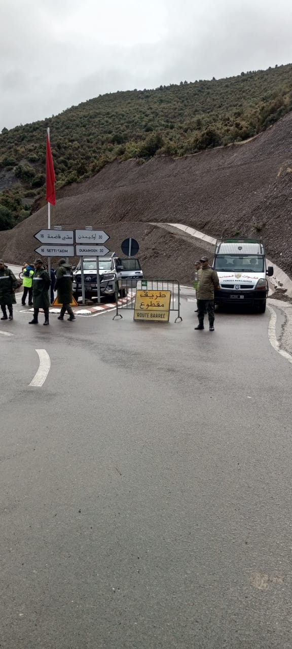 الطريق إلى أوكايمدن خارج الخدمة مؤقتاً وتحذيرات مشددة للسائقين