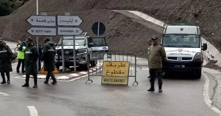 عاجل:بسبب سوء الأحوال الجوية..  إغلاق الطريق المؤدية لمنتجع أوكايمدن أمام الزوار