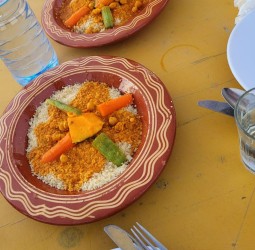 أين وزارة السياحة ومكتب الصرف من استنزاف العملة الصعبة وإهانة المنتوج الوطني؟