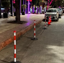 "الزنقة ديالتنا كاملين.. ماشي ملكية خاصة!": فوضى الحواجز كتحتل الحي الشتوي ومراكش كتسنى التدخل