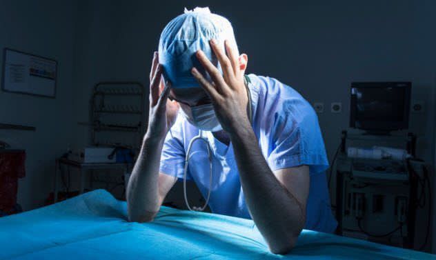 قضية "ضحية التجميل بمراكش" تتجه نحو التصعيد.. والعائلة تحسم قرارها بمقاضاة الطاقم الطبي