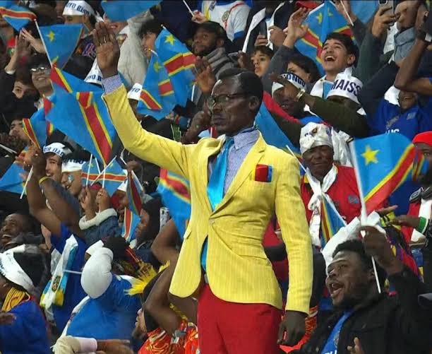 المشجع الكونغولي «لومومبا».. من مدرجات الملاعب إلى ترند السوشيال ميديا