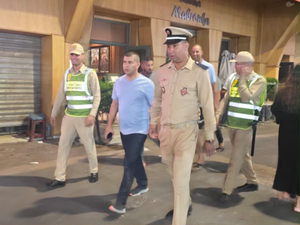 حملة ميدانية واسعة بالمدينة العتيقة بمراكش لتحرير الملك العمومي وحجز تجهيزات وعربات مخالفة