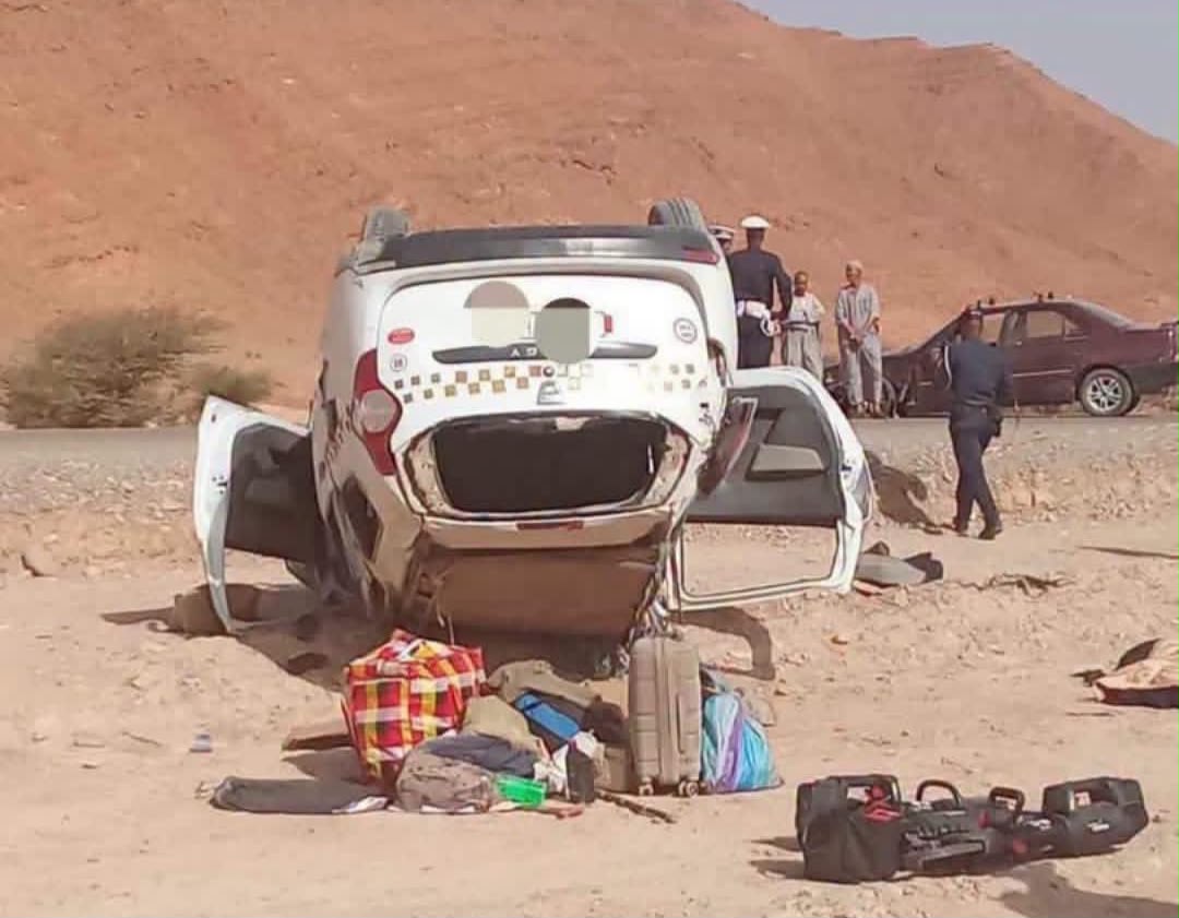 مصرع 5 أشخاص وإصابة آخرين في انقلاب سيارة أجرة بضواحي طاطا