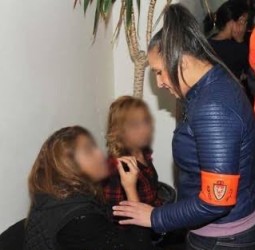 مراكش.. مداهمة أمنية تُطيح بشبكة يُشتبه في تورطها في تنظيم الدعارة وتوقيف 14 شخصًا بحي السعادة