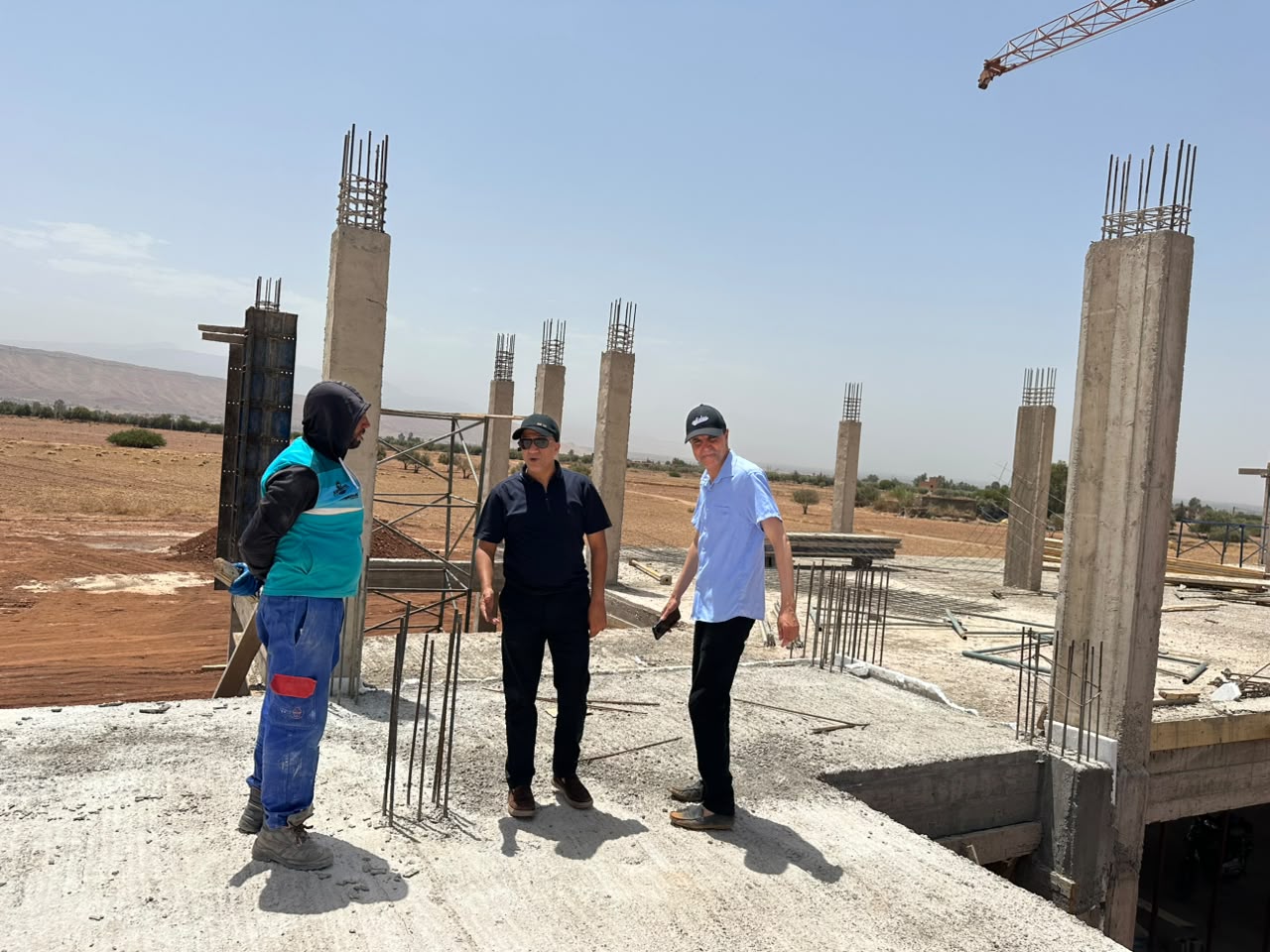 مدير الأكاديمية والمدير الإقليمي يتفقدان أوراش البناء المدرسي بالحوز