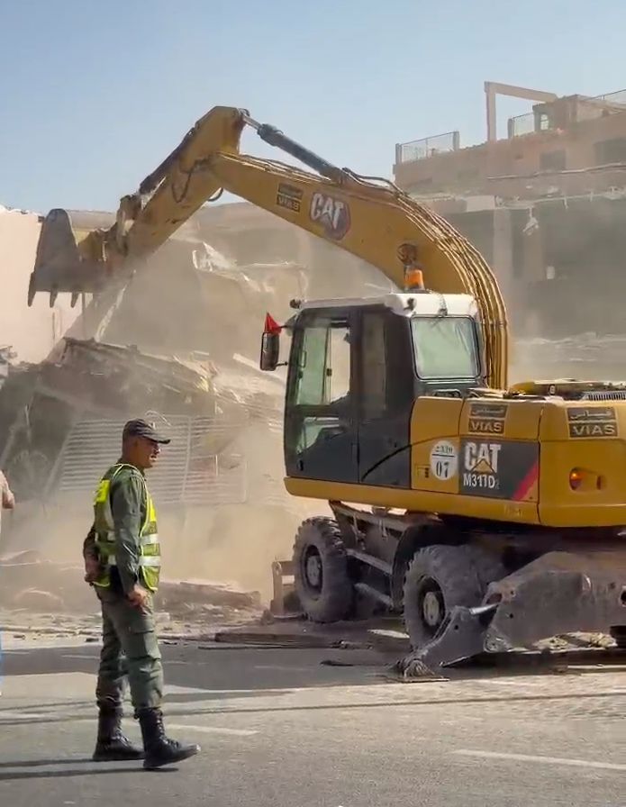 حملة هدم واسعة للبناء غير القانوني بشارع الأمير مولاي عبد الله في مراكش