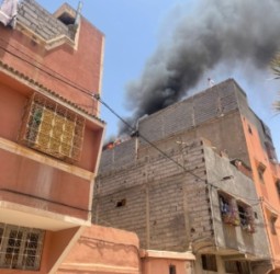 حريق مفاجئ يستنفر السلطات والمواطنين بحي "ديور المساكين" بمراكش، وتدخل الساكنة يحول دون كارثة