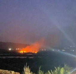عاجل: حريق مهول يندلع بمشيخة آيت زياد في إقليم الحوز وفرق الإطفاء تواصل جهود الإخماد