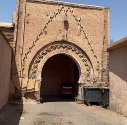 باب الدباغ بمراكش.. بوابة المرابطين تنتظر الإنصاف