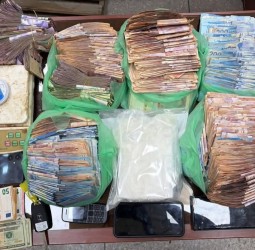 فاس: توقيف بارون مخدرات بحوزته 650 غرام كوكايين و50 مليون سنتيم والعثور على قاصر بشقته