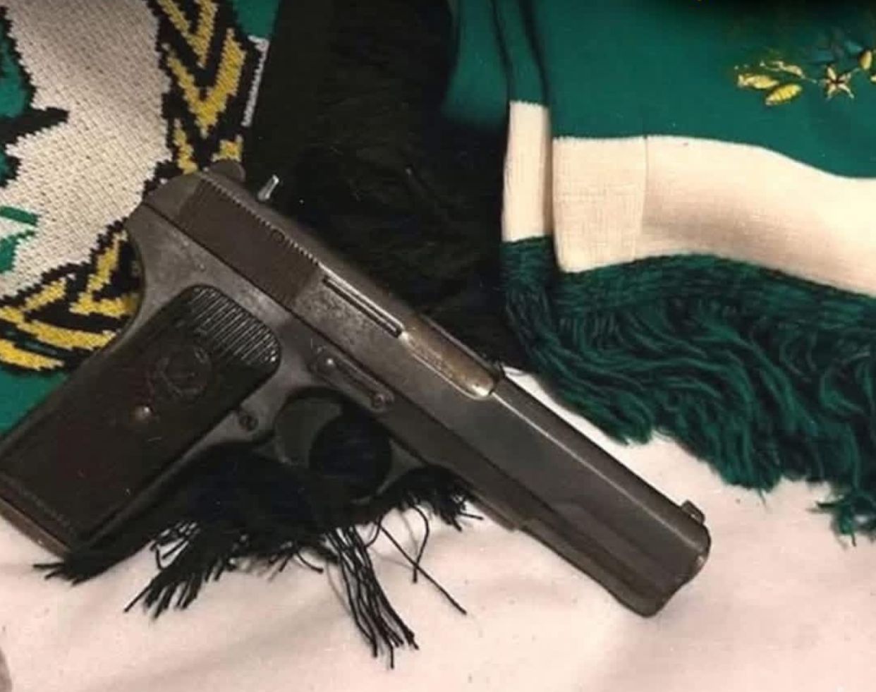 وجدة.. الأمن يوقف شخصاً نشر صورة سلاح مرفقة بشعار مولودية وجدة